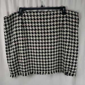 Cider 4XL Black and White Houndstooth Pencil Skirt